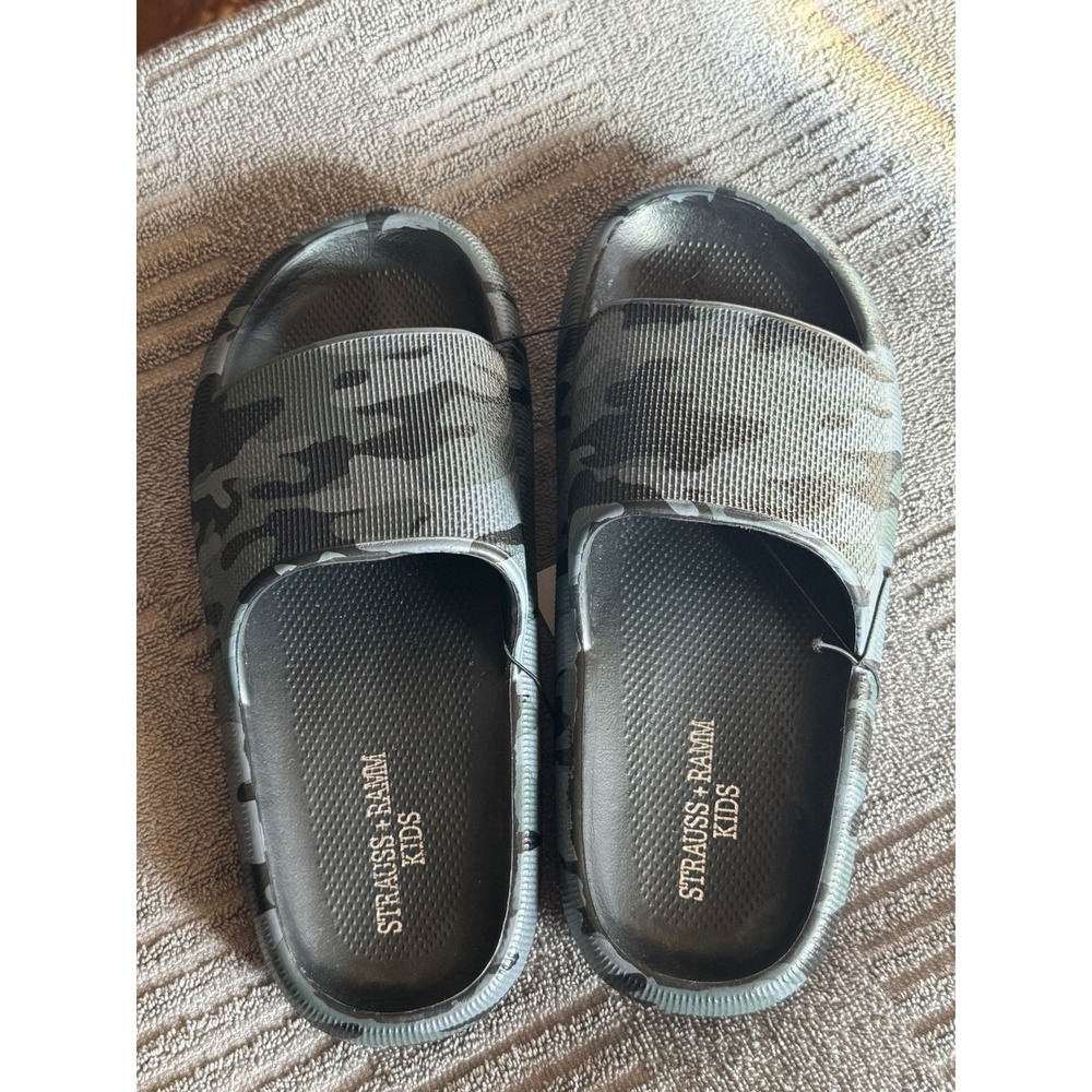 Strauss + Ramm Kids Boys Cayde Camo Slides Gray Black Size 3 NEW NWT